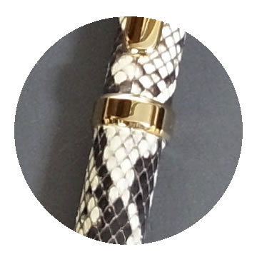 蛇革巻きボールペンの特徴1