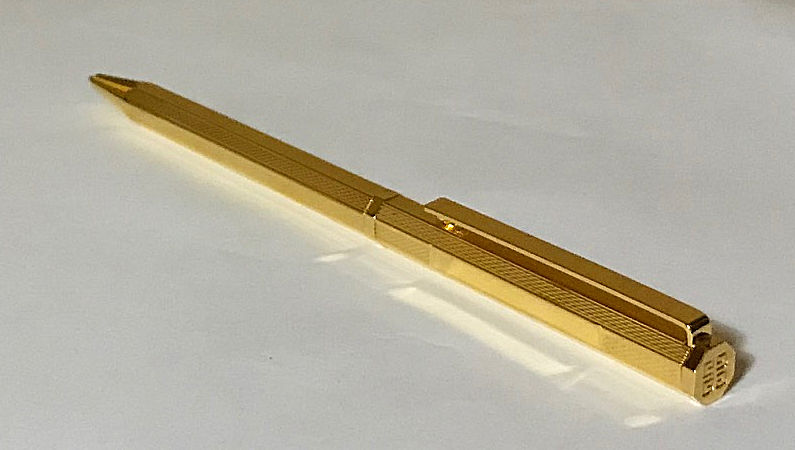 Ｇ８角ゴールドボールペン利用シーン